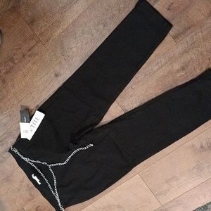 Retrelogy Black pants w/chain belt 🖤nwt